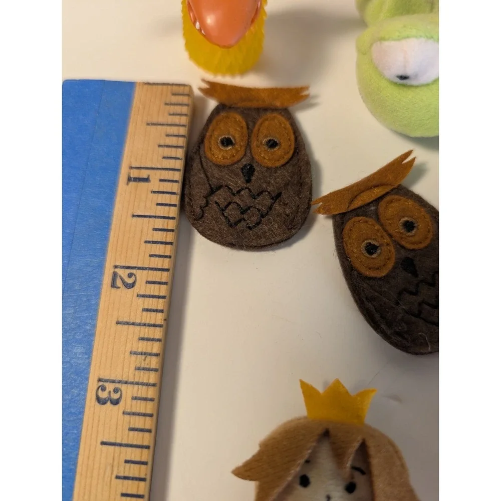 19 Little Finger Puppets Vintage 2.5
